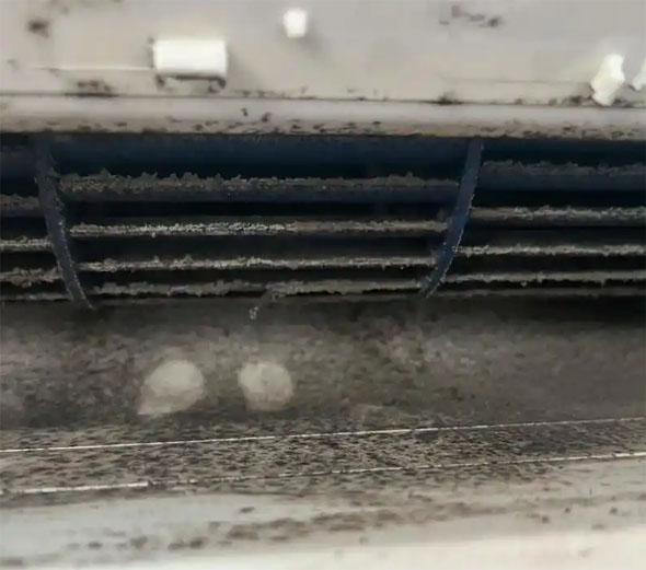 天宁空调吹的风有股烧焦味是怎么回事